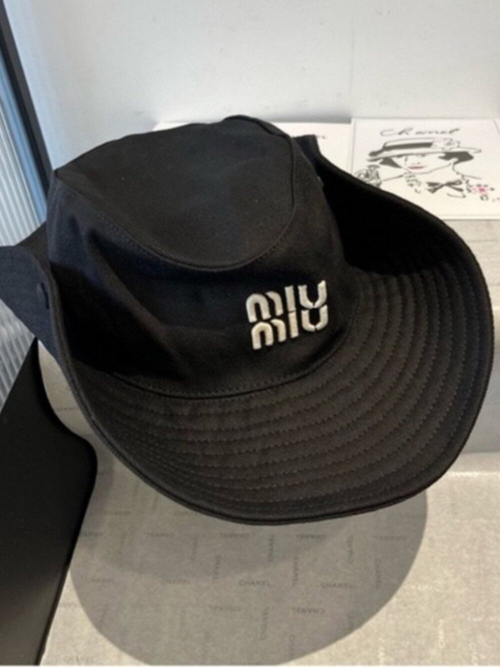 Miu Miu Black Logo-Embroidered Bucket Hat